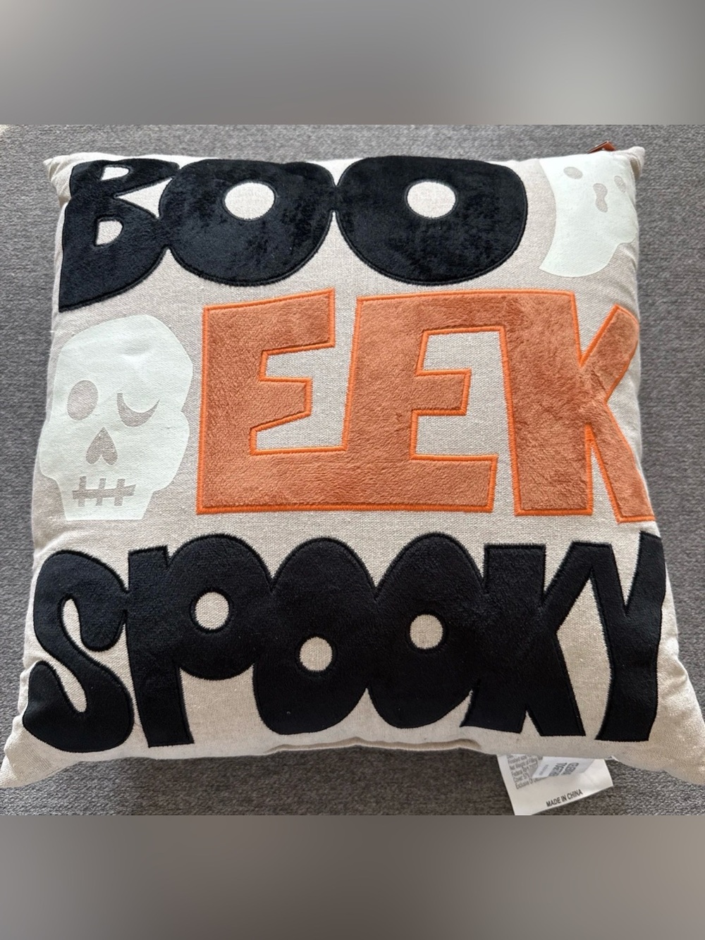 Halloween Boo Eek Spooky pillow 18x18” Holiday Decor Glow In The Dark